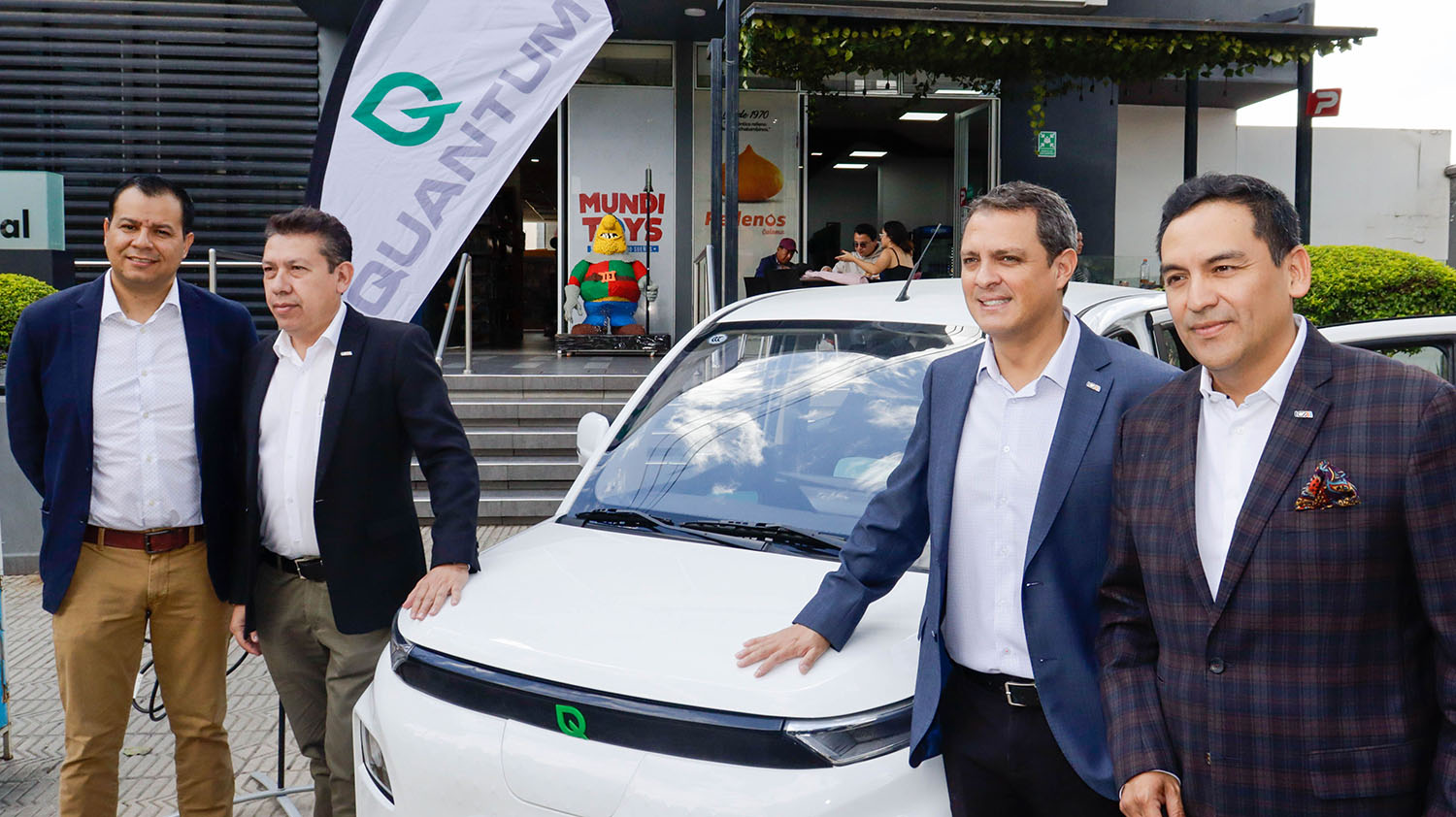Vehículo eléctrico en taller