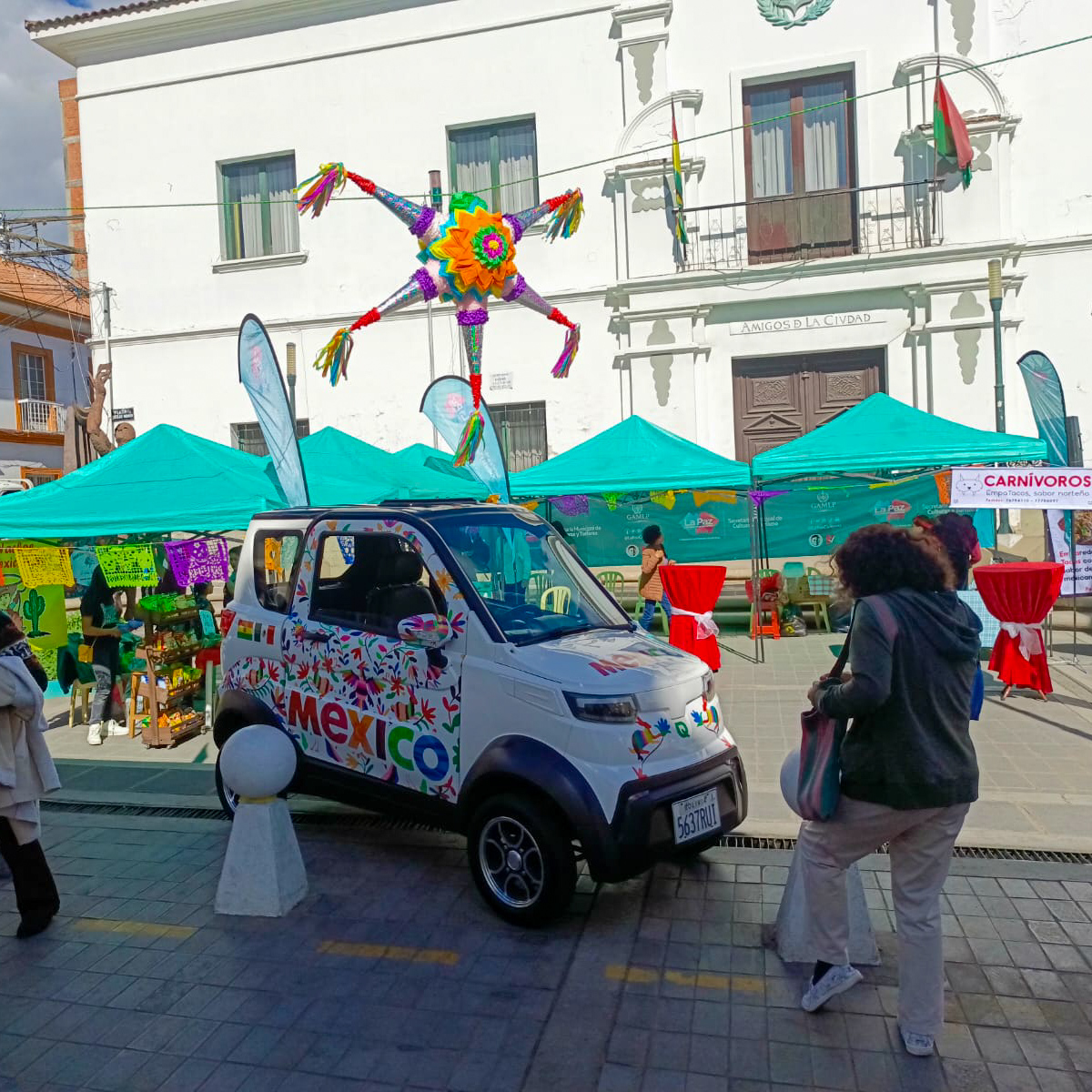 Vehículo eléctrico en taller