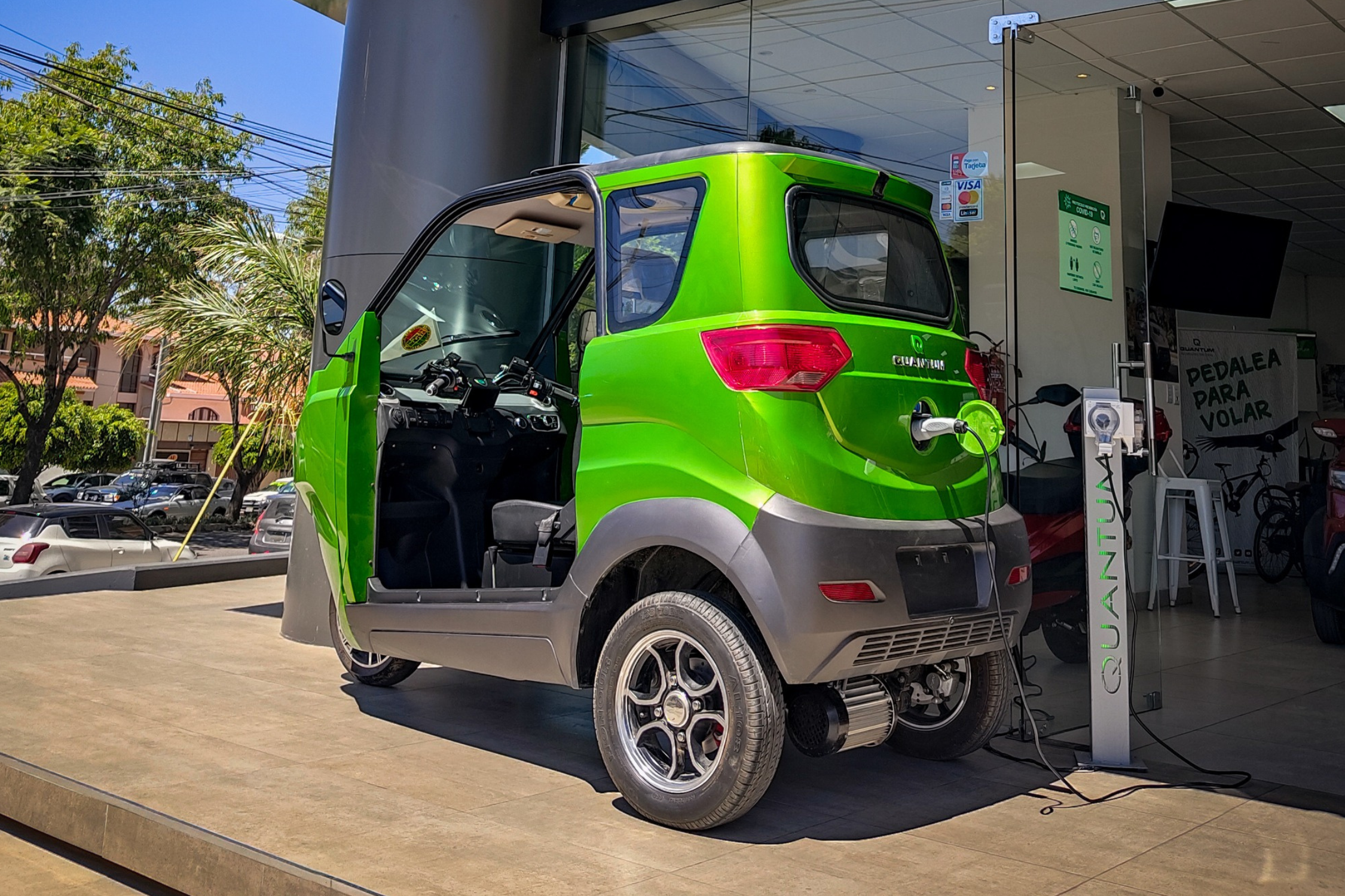 Interior y asientos del Quantum Colibri