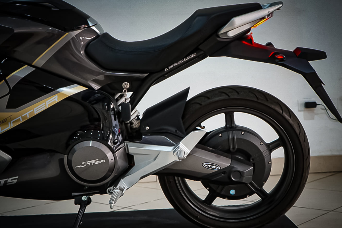 Motor en rueda y basculante de la Quantum TS Street Hunter