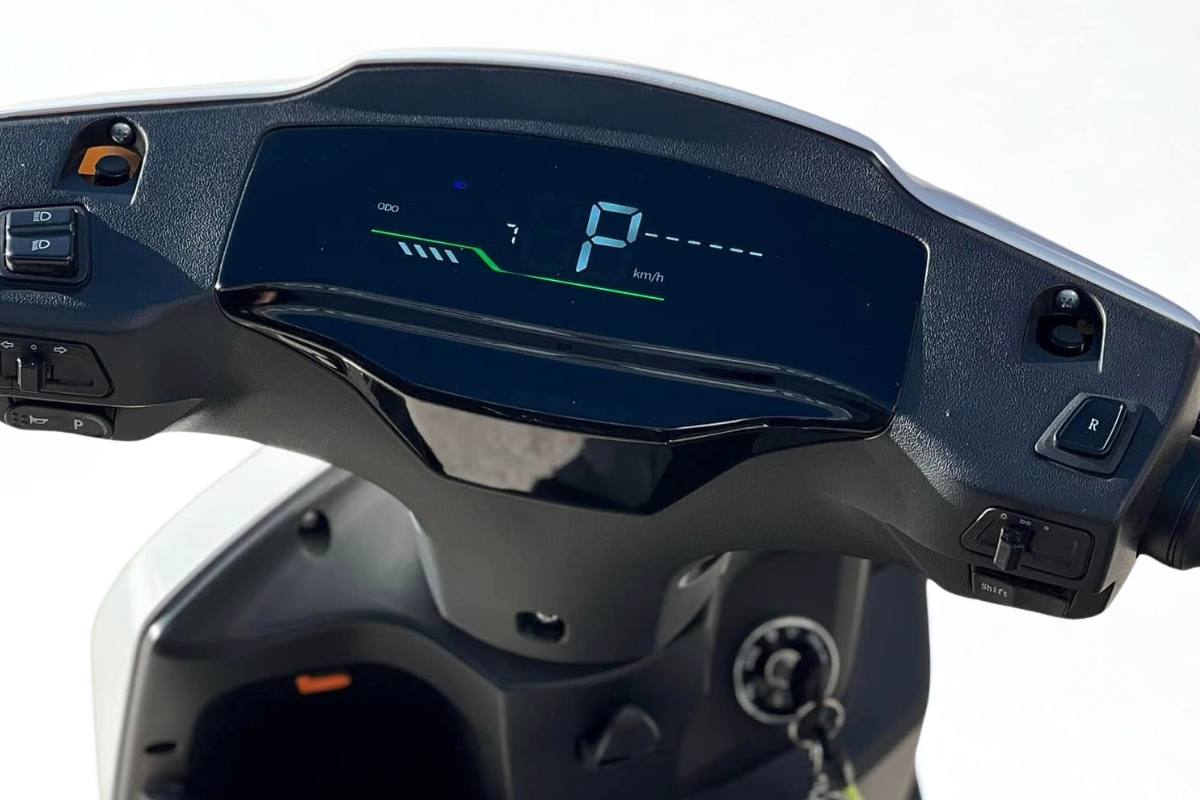 Vista exterior de la motocicleta Quantum Luna Pro