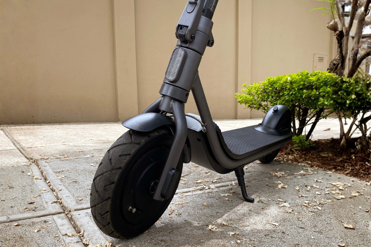 Motor y neumáticos de la Yadea Starto