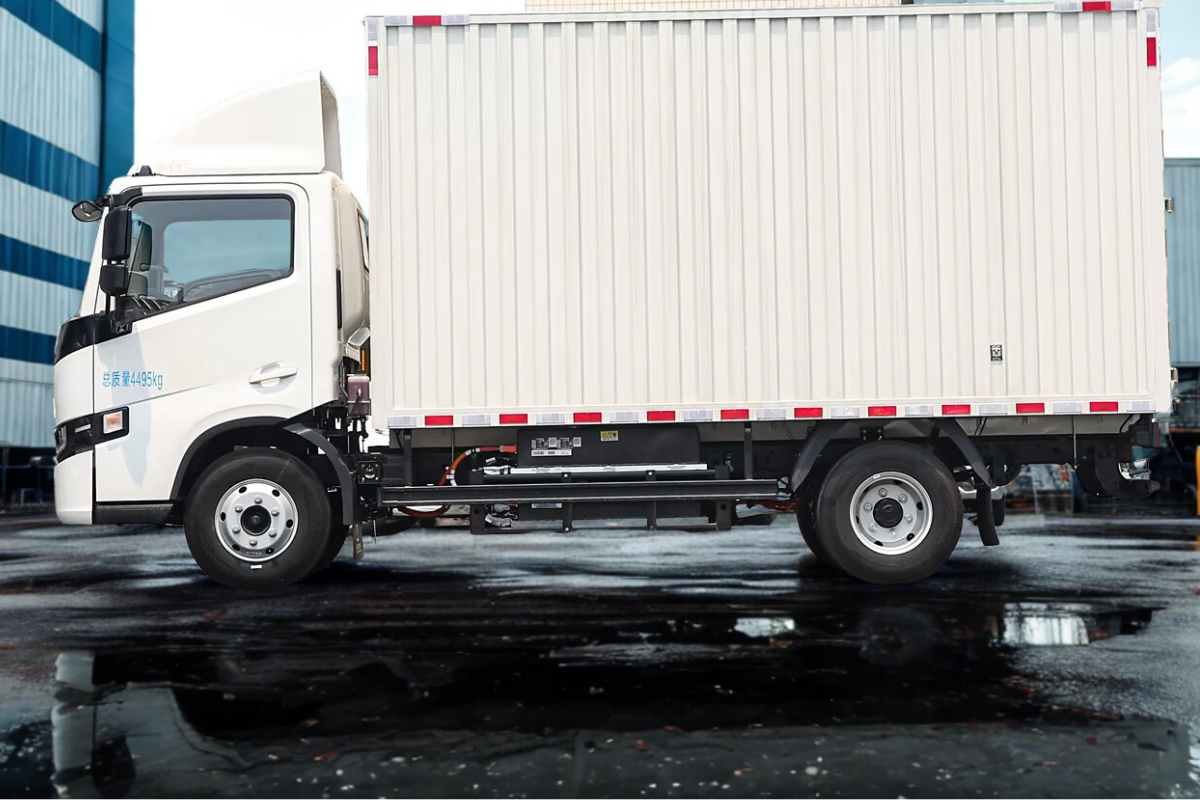 Quantum Farizon H8E vista lateral