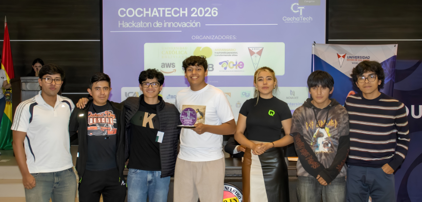 Quantum impulsa el talento joven en la clausura del Hackathon CochaTech 2026