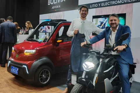 Quantum impulsa la electromovilidad en el Encuentro Empresarial Visión Bolivia 2025