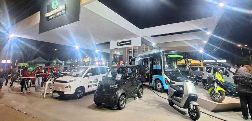 Quantum Motors brilló en la FEXCO 2025: Innovación, récords y electromovilidad para Bolivia