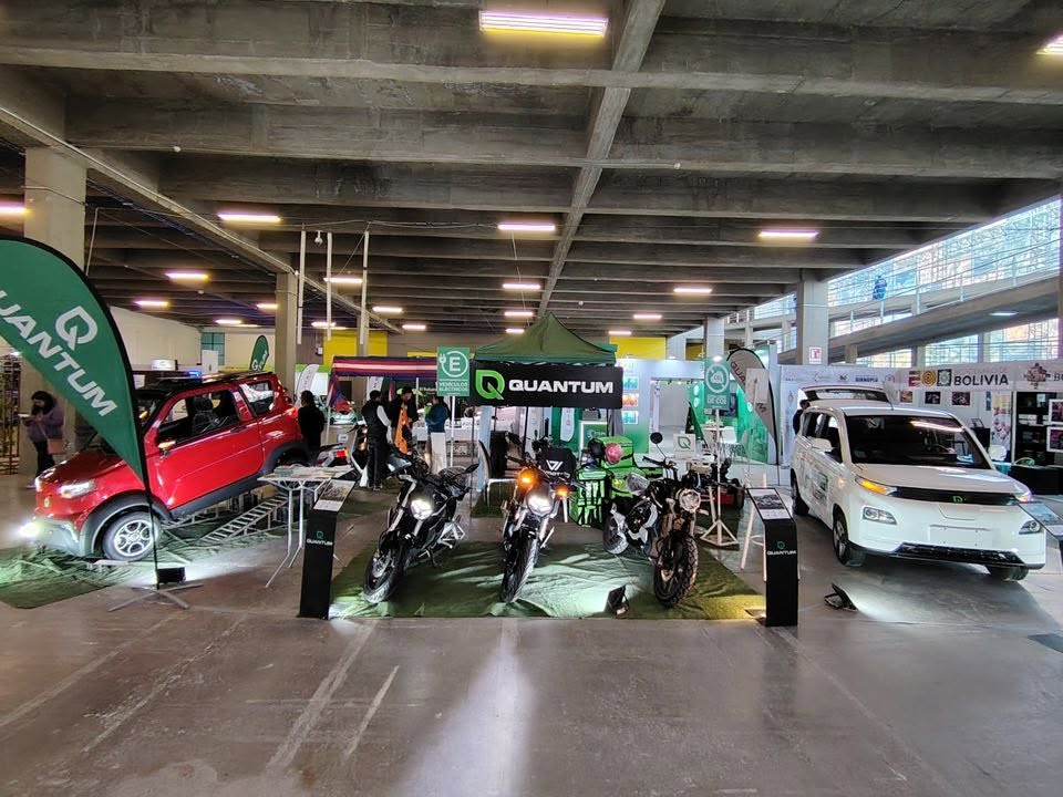 Stand de Quantum Motors en feria