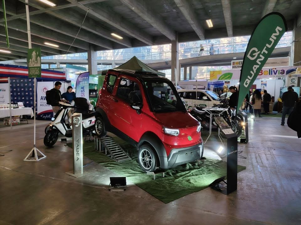 Entrega de una moto eléctrica Quantum